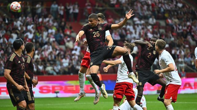 九游娱乐APP入口-用新人新阵踢出老味道，弗利克的试验没有人看得懂