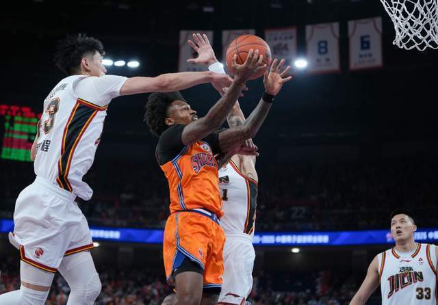 九游娱乐互动中心-CBA最新排名！上海狂胜北京杀回第2，黑马逼近前四，辽宁跌至第10